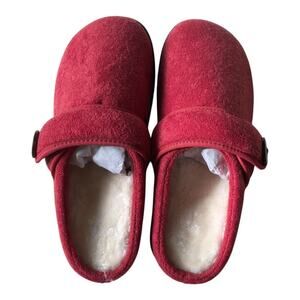Glolily NIB Women's MIA Red Brick Slip On Memory Foam Cozy Fuzzy 7M In/Outdoor